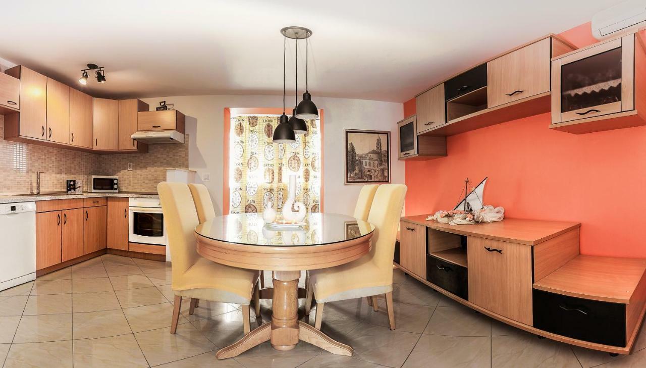 Anboan Appartement Split Buitenkant foto